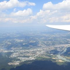 Flugwegposition um 12:27:43: Aufgenommen in der Nähe von Passau, Deutschland in 2030 Meter